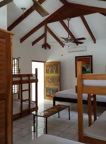 The Wave Hostel Nosara