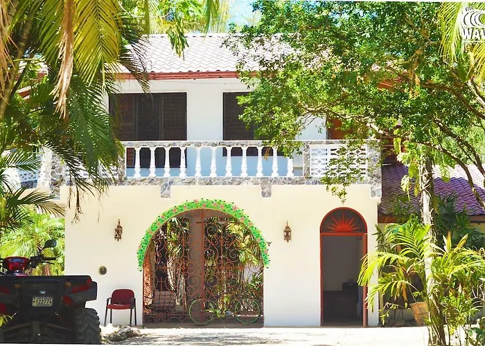 Hostel The Wave Nosara